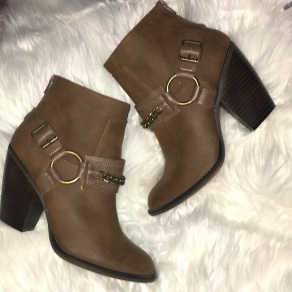 💋CANDIE'S Culver Cognac Ankle Boots💋 - Picture 4 of 8
